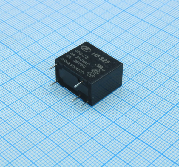 HF32F/005-ZS (3А, один контакт на переключение)